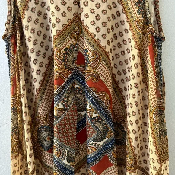 Bohemian Paisley Tank Top - Cream and Red - Picture 4 of 6